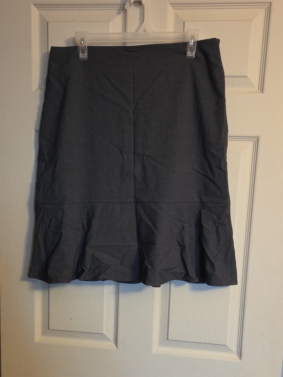Worthington Dresses & Skirts - Worthington Flounce Hem Trumpet Skirt Size 12